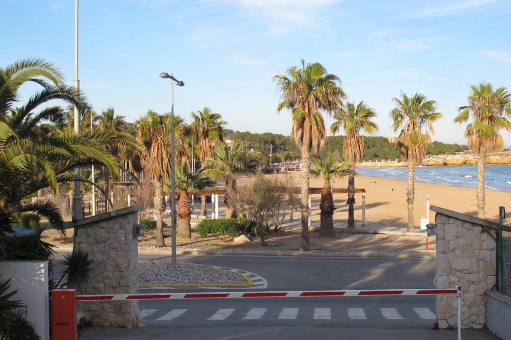 Apartment In Front Of Arrabassada Beach Tarragona Eksteriør billede