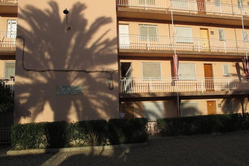 Apartment In Front Of Arrabassada Beach Tarragona Eksteriør billede